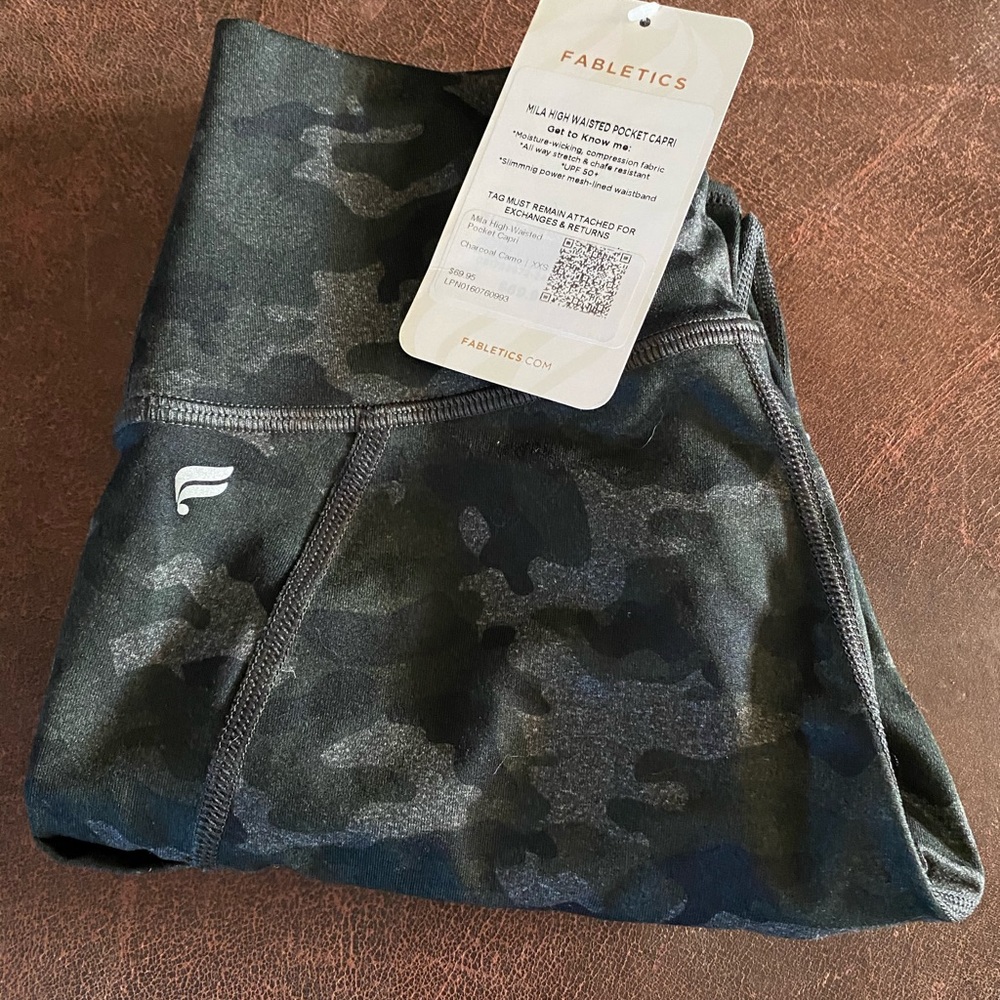 Fabletics Mila 💕High Waisted Pocket Capri